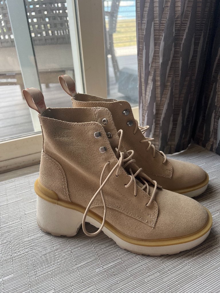 Buckskin Suede Sorel Heeled-Booties Size 7.5